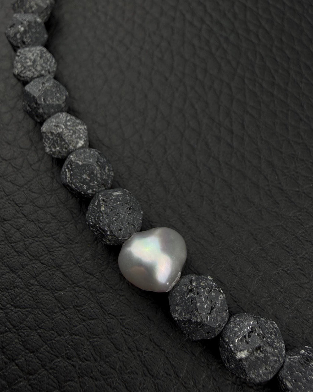 LJÓSBRUNNUR II | Handmade Lava Stone & Pearl Necklace | Dark Minimal Jewelry