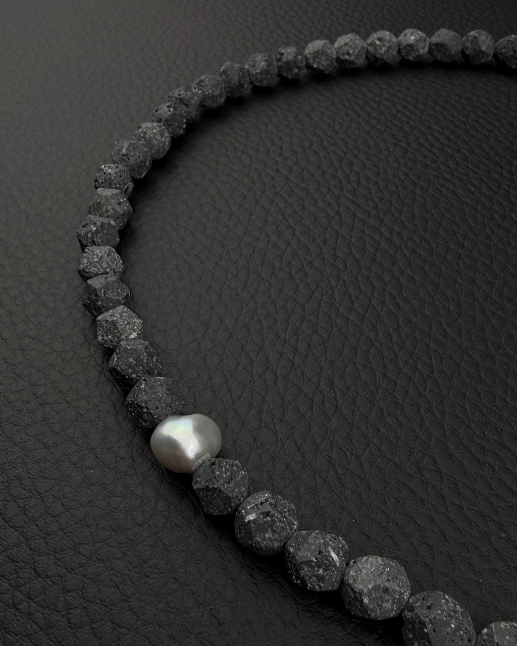 LJÓSBRUNNUR II | Handmade Lava Stone & Pearl Necklace | Dark Minimal Jewelry